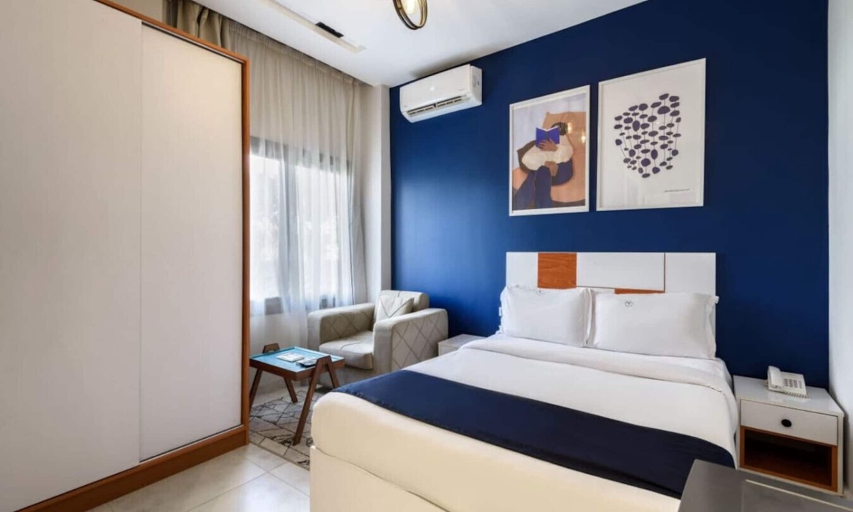 Cairo Apartment | Modern Studio for Solo Travelers in Golden Gates Compound | 15 mins from Cairo Airport