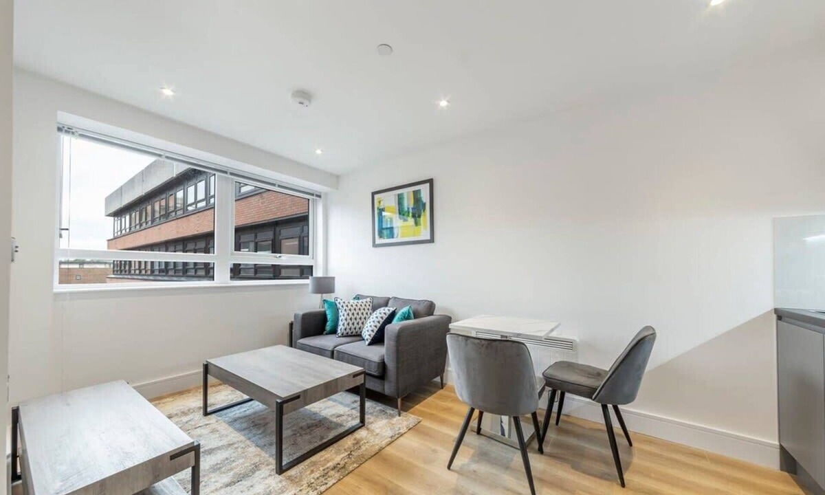 East Grinstead Apartment | Modern Studio in Central East Grinstead