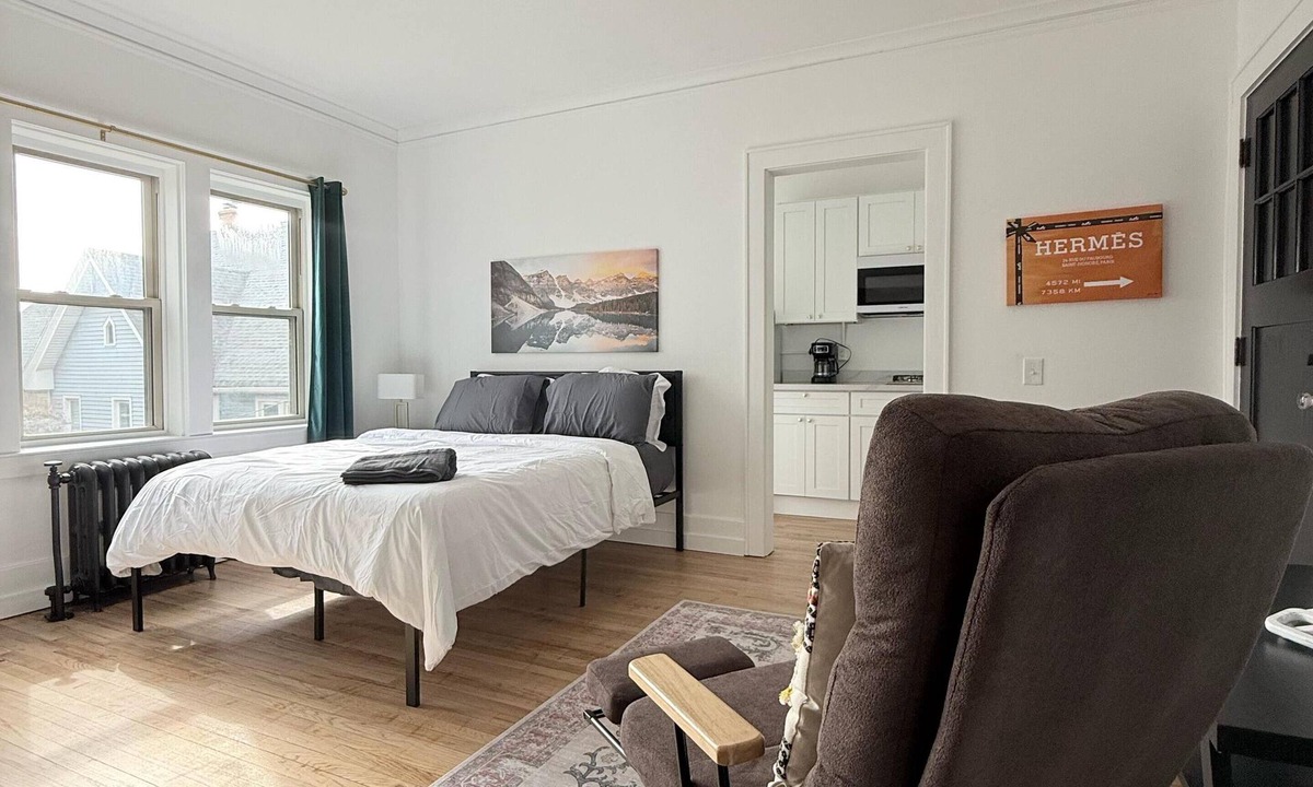 East Avenue Apartment | Modern studio in Downtown Rochester with a full kitchen and Smart TV, steps from High Falls