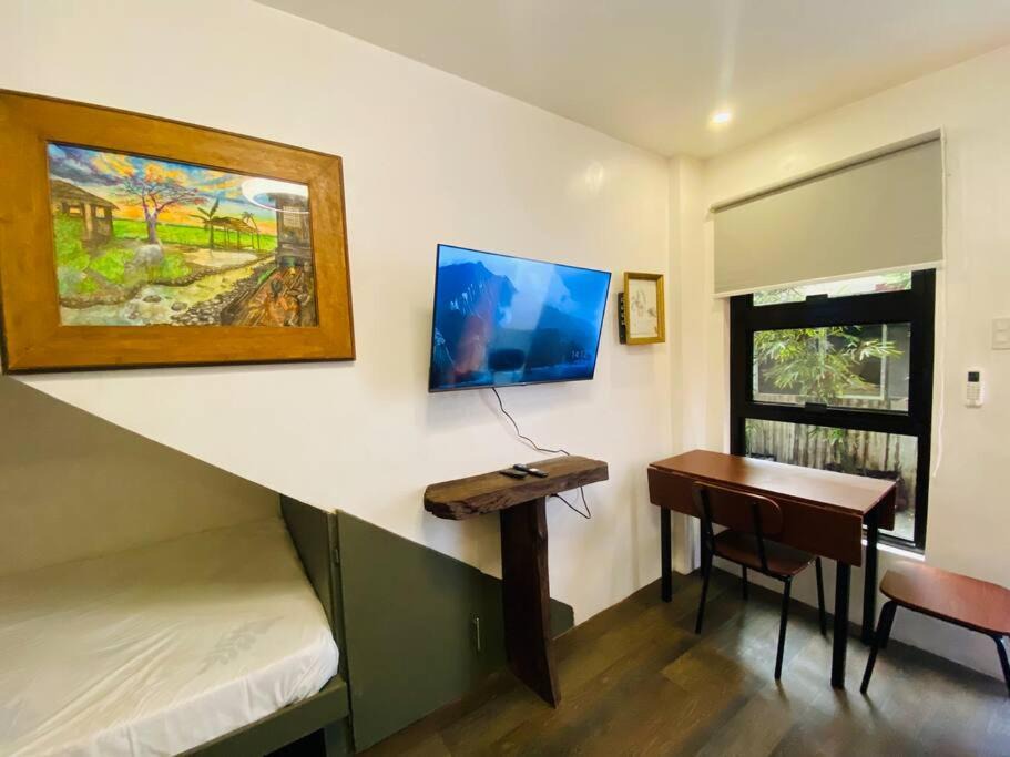 Marikina Apartment | Modern Studio Marikina AC Wifi