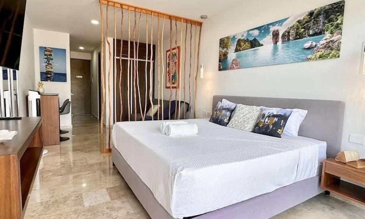 Centro Apartment | Modern Studio · Rooftop Pool · Near 5th Ave