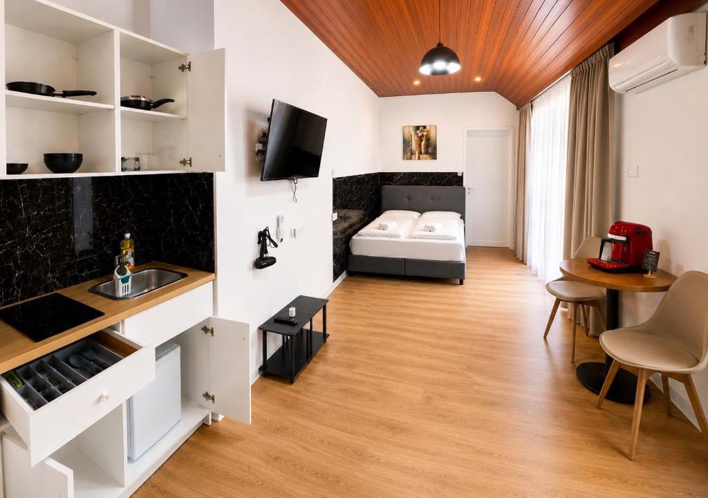 Limassol Apartment | Modern Studio N1 private Kitchenette and Bathroom