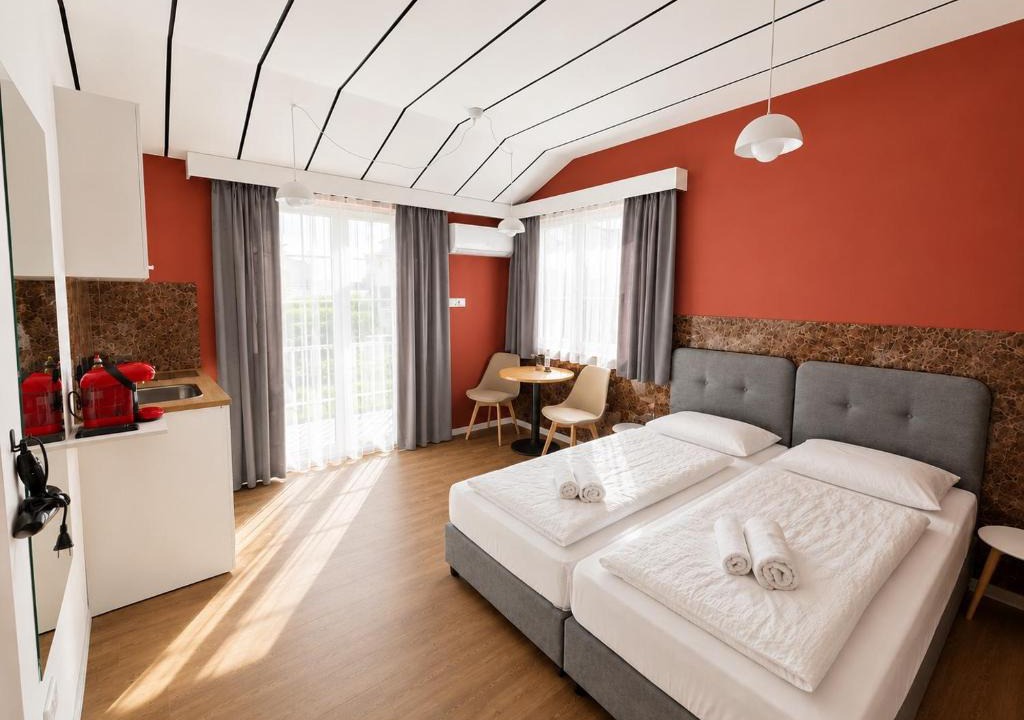 Limassol Apartment | Modern Studio Nr 10 private Kitchenette and Bathroom