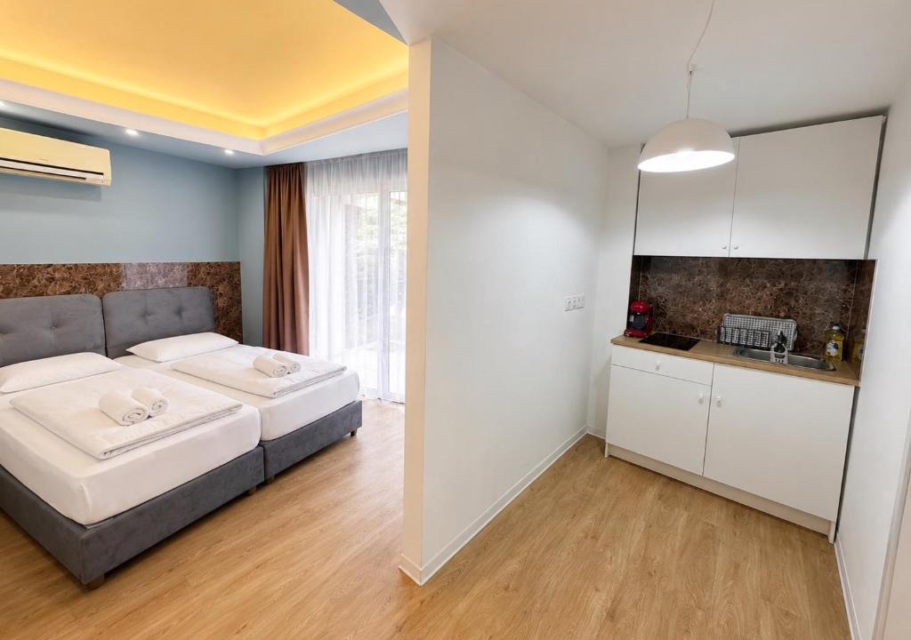 Limassol Apartment | Modern Studio Nr5 private Kitchenette and Bathroom
