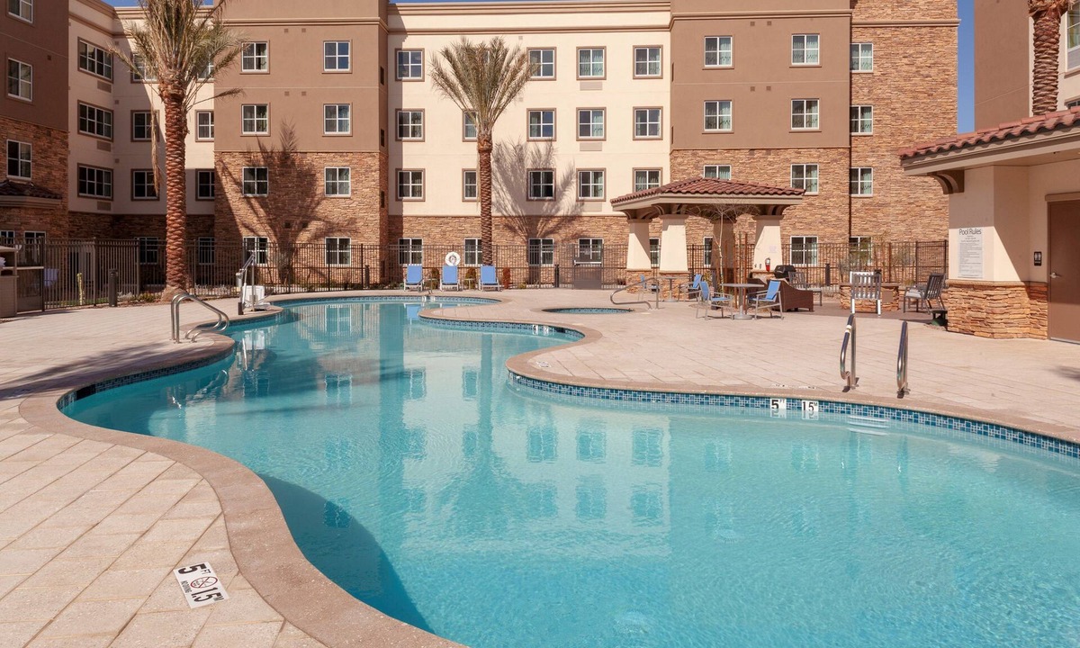 Gilbert Apartment | Modern Studio + Outdoor Pool + Hot Tub | 24 Hour Business Center + Fitness Center