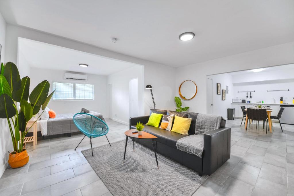 Northeast Miami Apartment | Modern Studio Retreat to Explore Miami