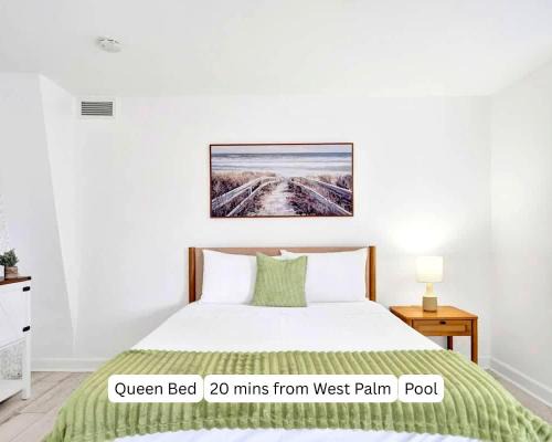 Mango Groves Apartment | Modern Studio Retreat w Patio and Pool