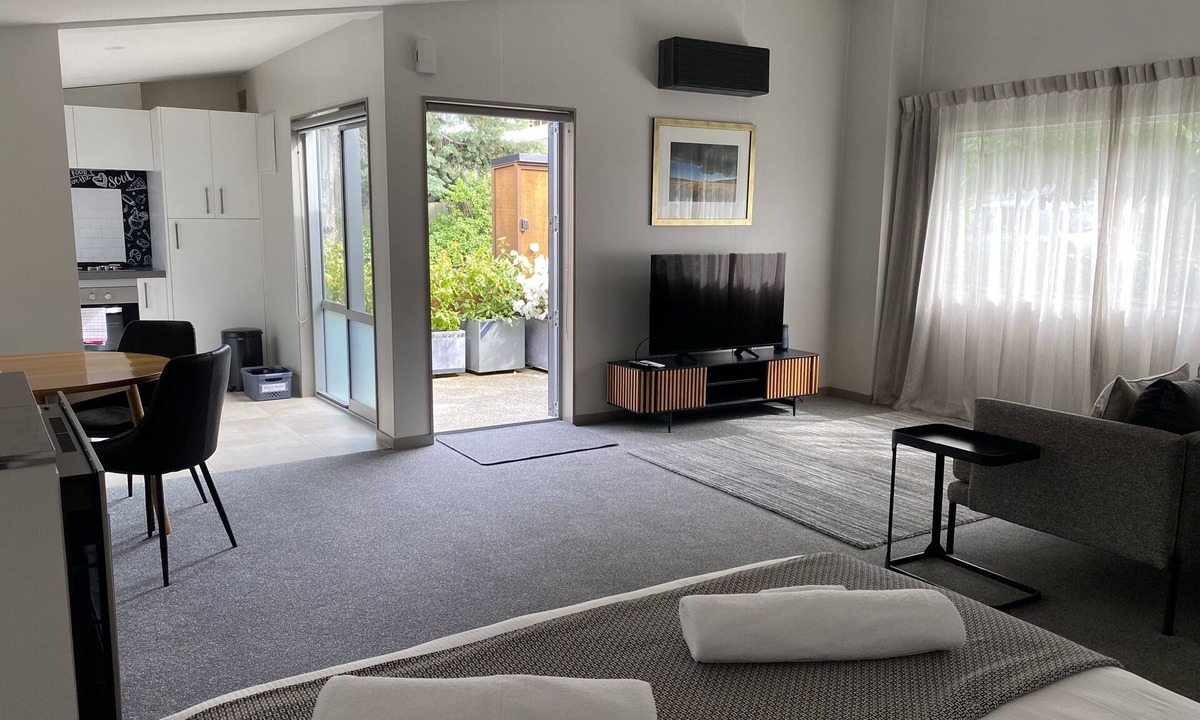 Queenstown City Centre Apartment | Modern Studio Unit/Walking distance to Queenstown Lakefront