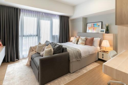 Bonifacio Global City Apartment | Modern Studio - Uptown BGC Brand New Fast WiFi