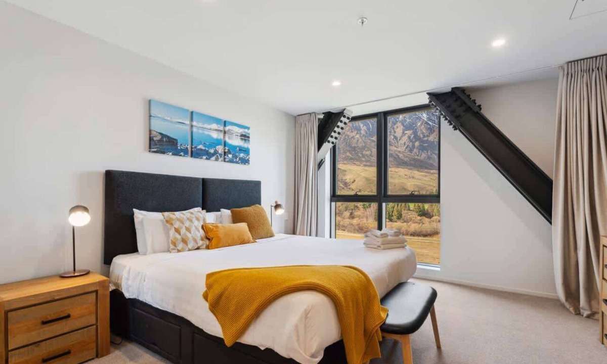 Frankton Apartment | Modern Studio with fantastic Mountain Views