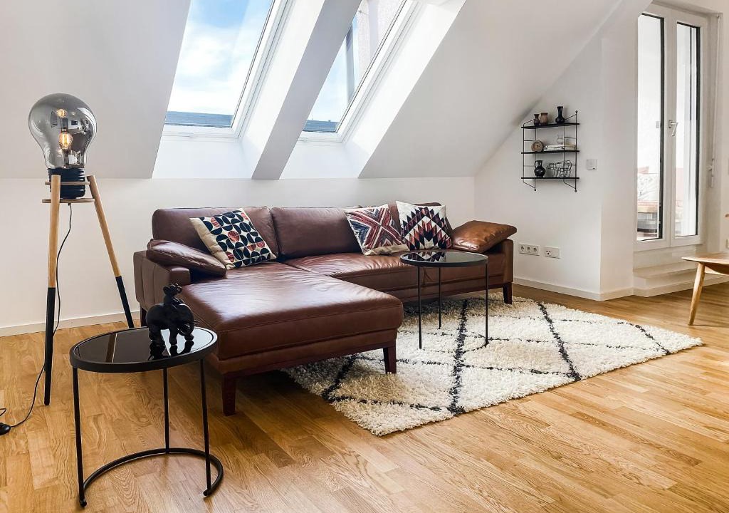 Freising Apartment | Modern & Stylisch - Penthouse-Feeling nahe Flughafen München