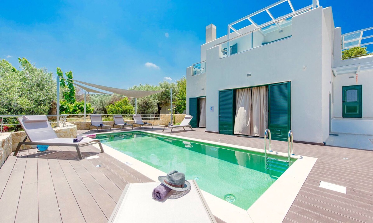 Gerani Villa | Modern, stylish villa with 3 bedrooms, private pool and air-conditioning