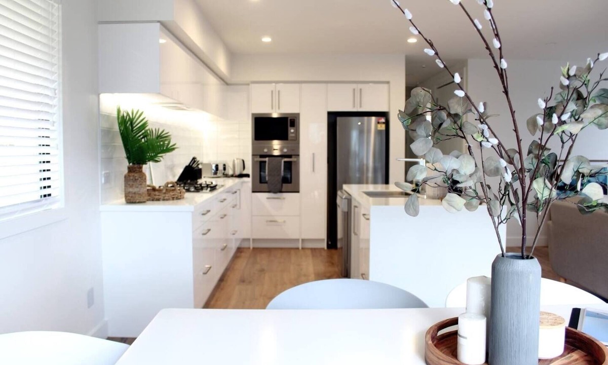 Ahuriri House | Modern, Sunny & Spacious - 5 minutes walk to the heart of Ahuriri!
