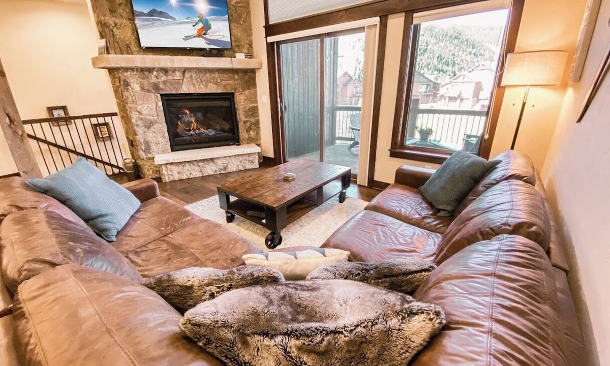 River Run House | Modern Townhome | Slope View | Private Hot tub