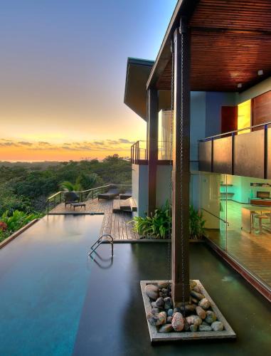 Bejuco House | Modern Tropical Villa, Private Pool, Ocean View, Nature Trails, Gated