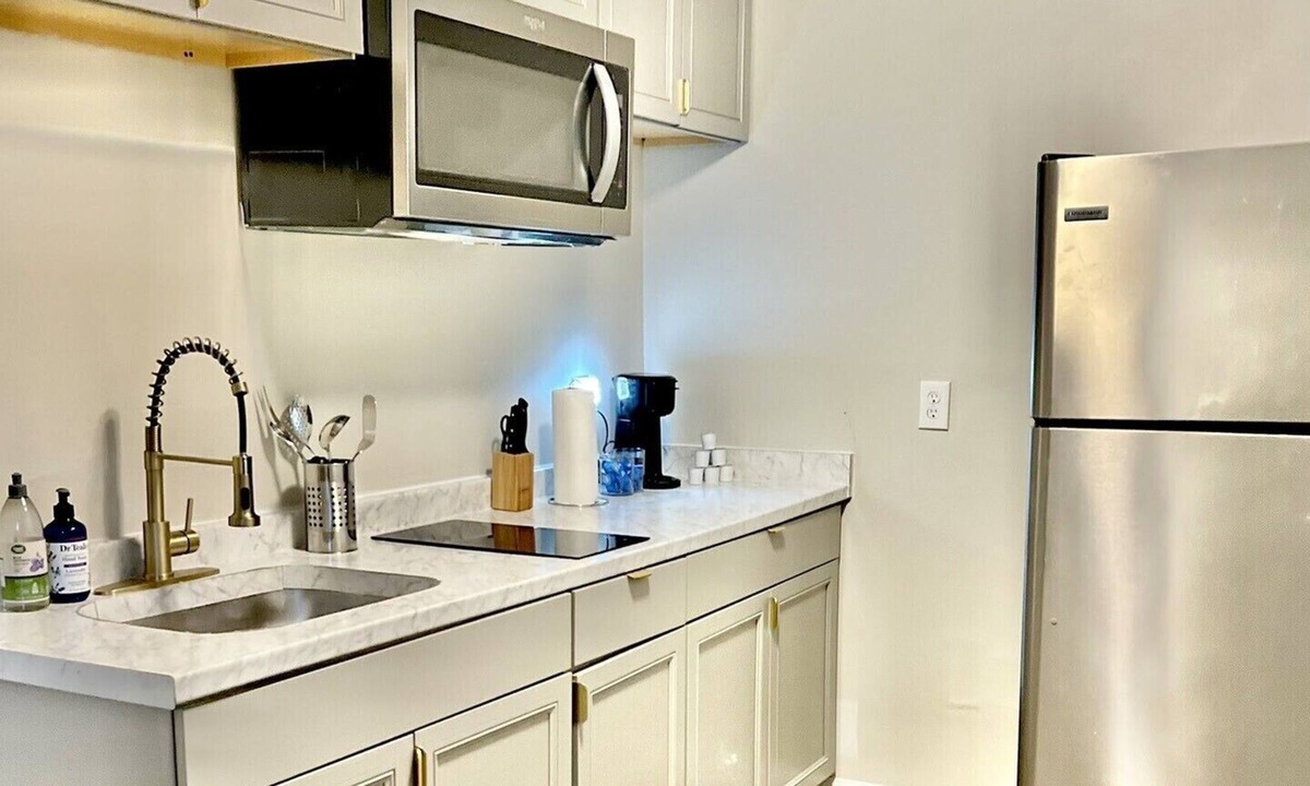 Pine Forest House | Modern Two Bedroom In-law Suite