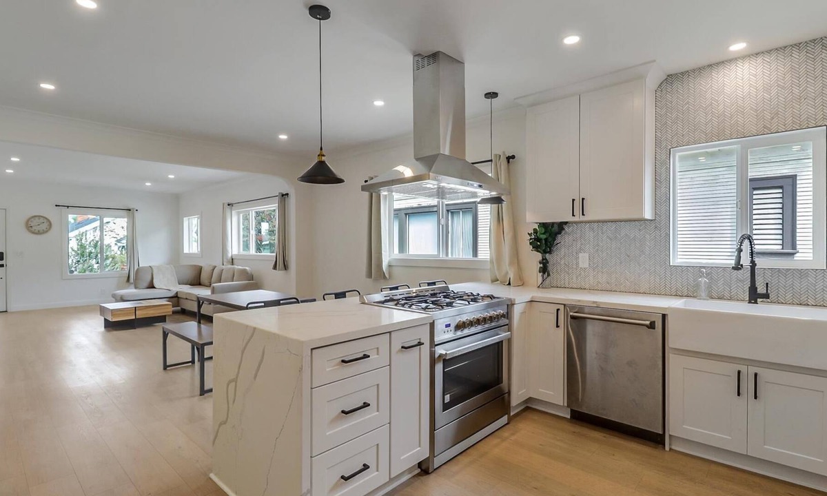 Emeryville House | Modern updated home --5 mins from Berkeley and Emeryville 1 GIG FAST INTERNET