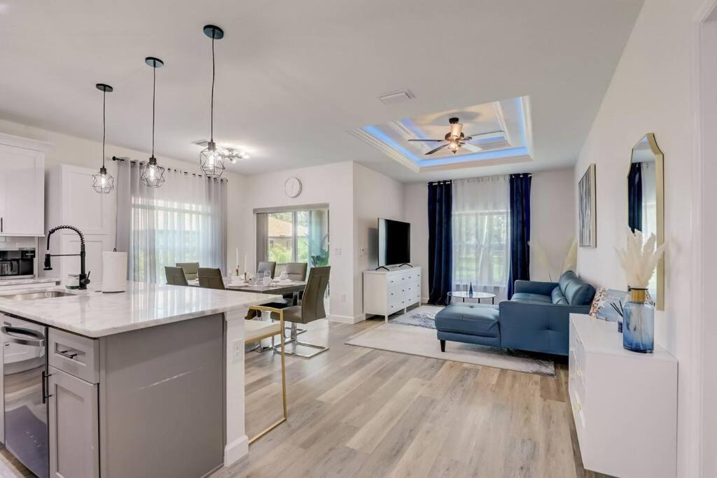 Rotonda Heights Apartment | Modern Vacation House