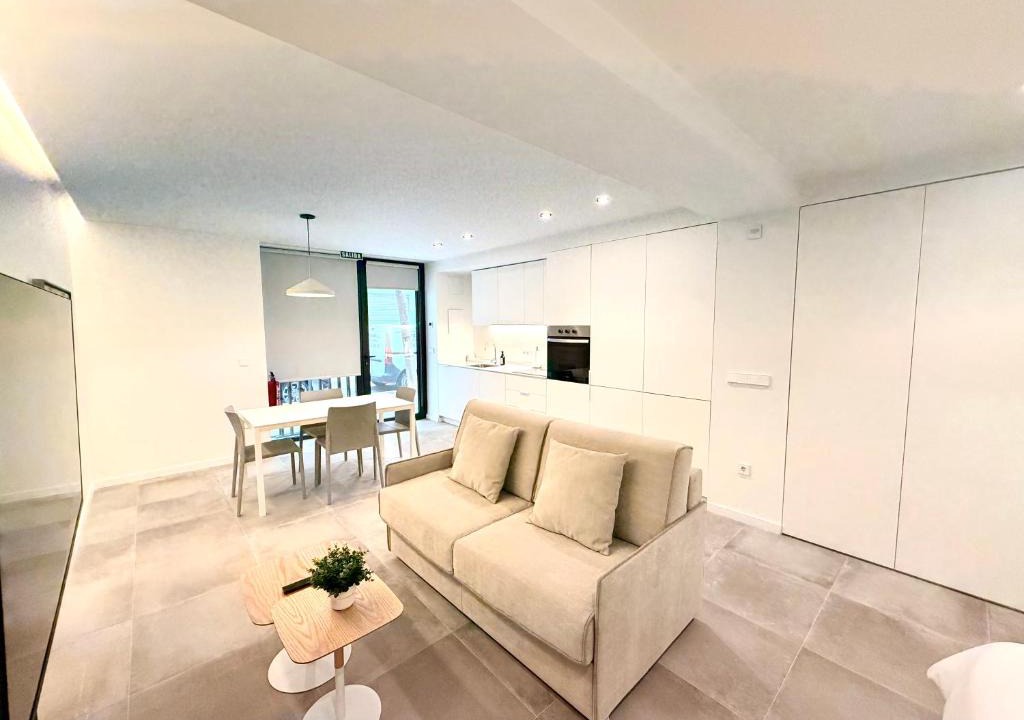 Benicalap Apartment | Modern Valencia Studio Near Nou Mestalla & Metro