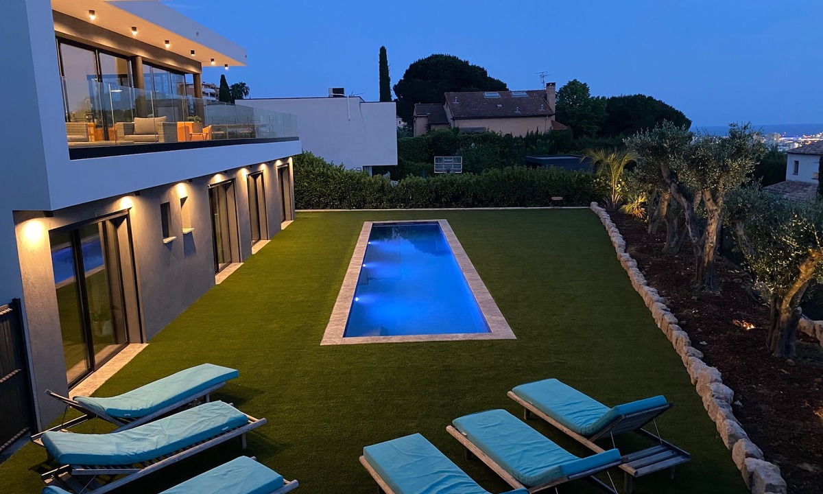 Nice Villa | Modern villa in Nice with sea view, private pool without view