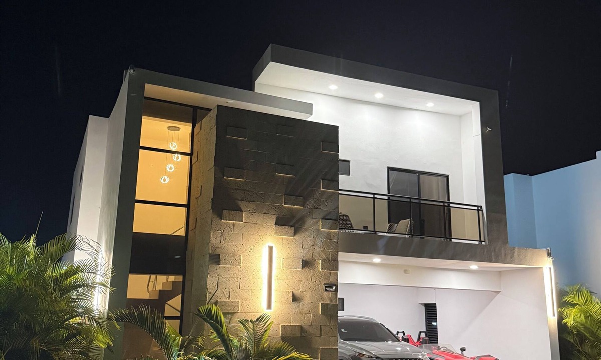 Punta Cana Villa | Modern Villa in Punta Cana: 3Bdr, 5Bath, Pool, Wi-Fi, BBQ