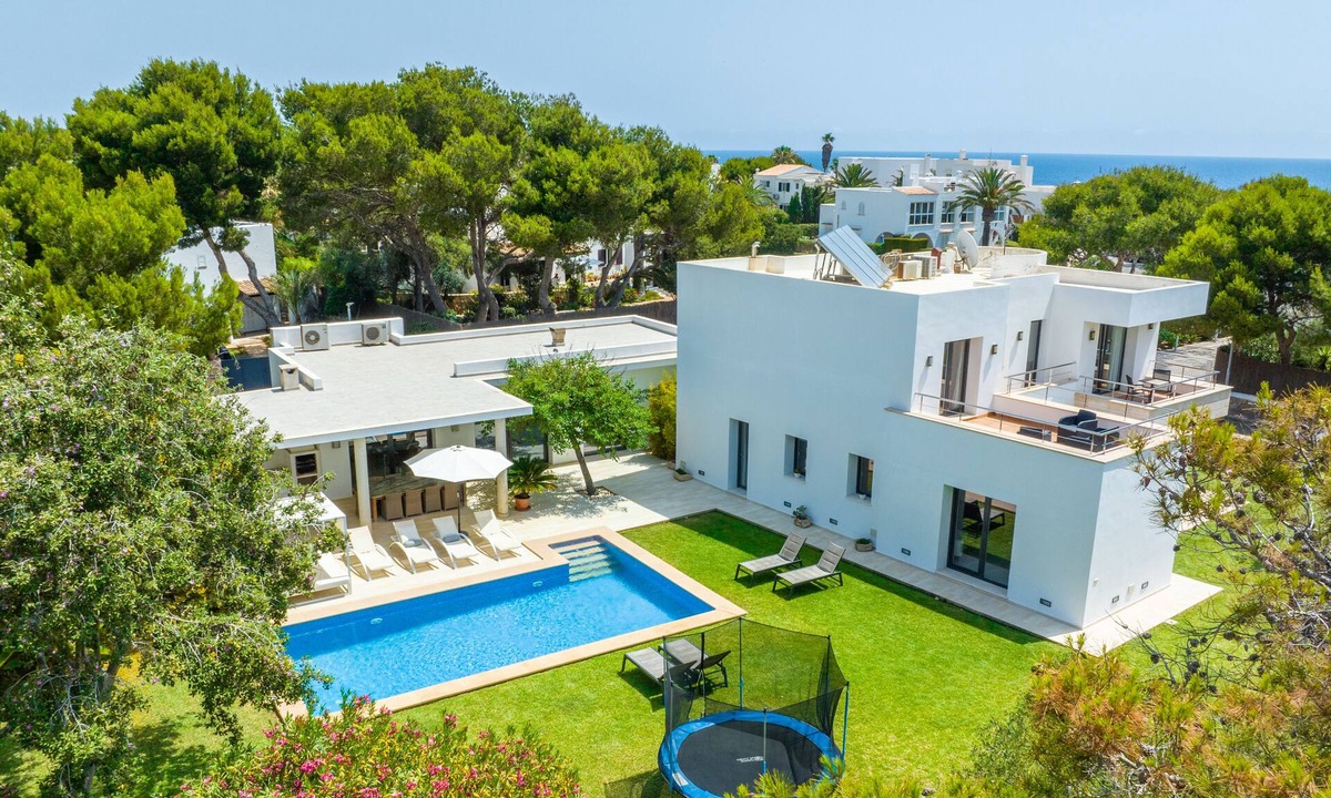 Cala Ferrera Villa | Modern villa with pool 2 minutes from the beach