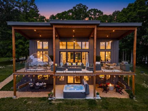 Hedgesville Ski Chalet | Modern w Sleek Design Hot Tub Dome & Game Room