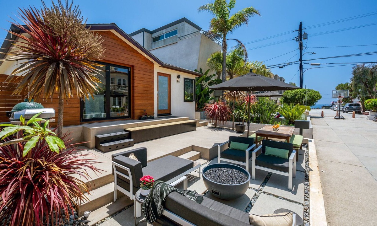 The Strand House | Modern Walk Street - Steps to the Sand