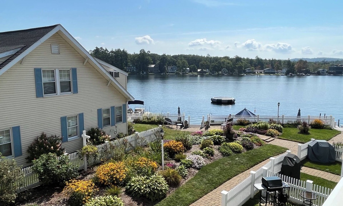Winnisquam Condo | Modern Waterfront Condo with Views and Lake Access