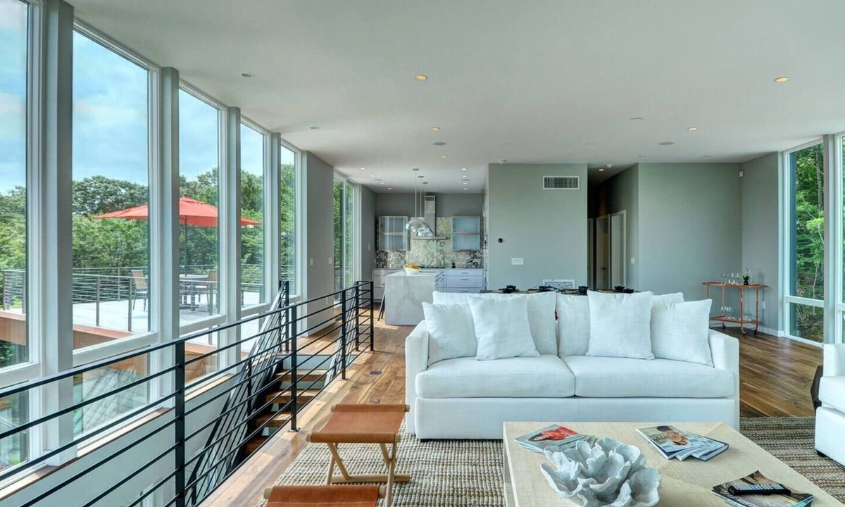 East Hampton House | Modern Waterfront w/Pool + Beach Access