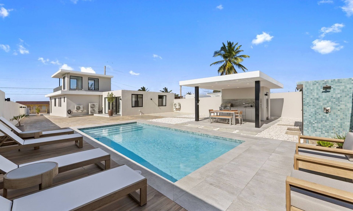 Islote Villa | Modern Waterfront Villa w/Pool – Villa Perla