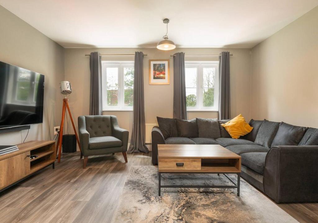Sindlesham Apartment | Modern, Well Presented 2-Bedroom Apartment, With Parking, Opposite Nirvana Spa - Pass the Keys