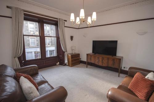 Dundee Apartment | Modern West End Gem