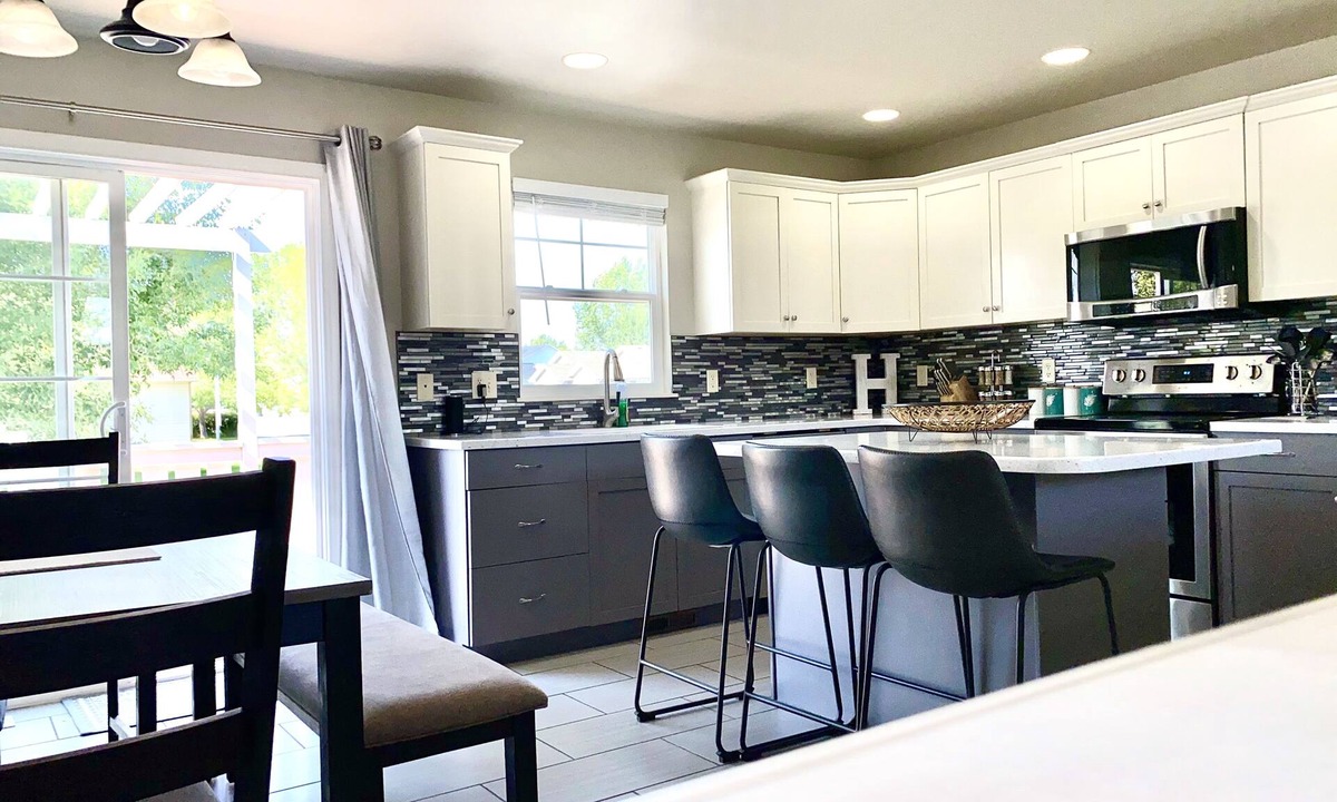 Billings House | Modern West-End Haven