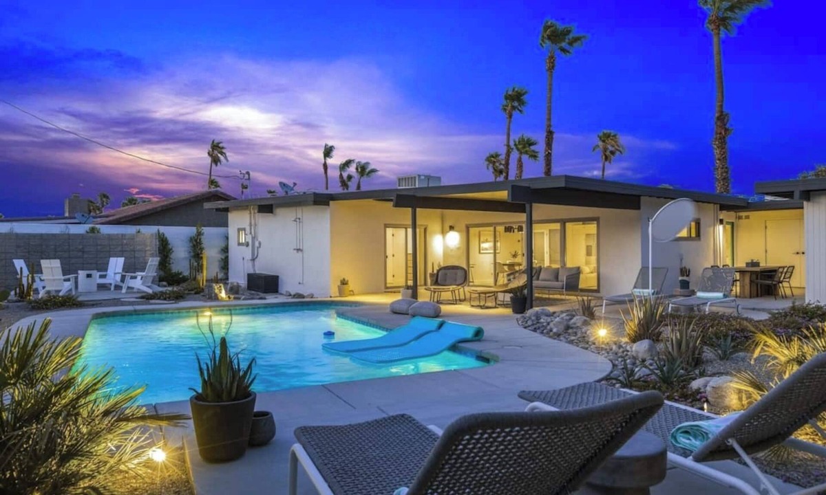 Racquet Club South House | Modern West PS - Welcome to Paradise!