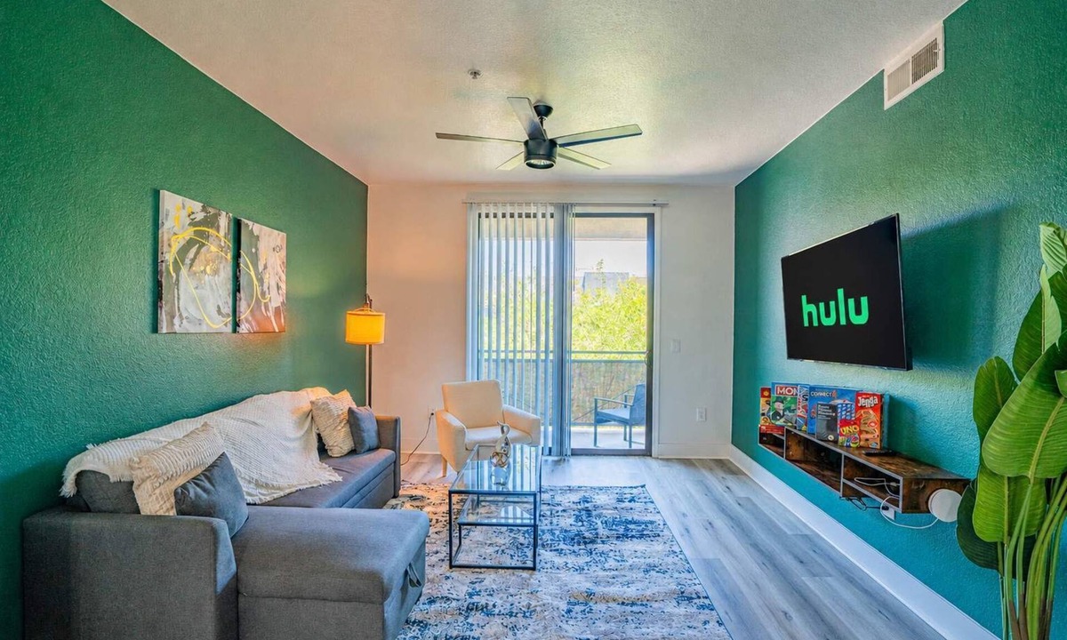 Glendale Sports and Entertainment District Apartment | Modern Westgate Condo | Pool, HotTub, Gym &Parking