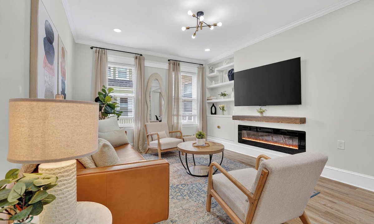 Codman Square House | Modern World Cup 5BR Near Downtown Parking, Backyard & Walk to Train