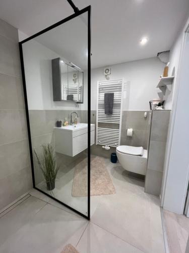 Bodenwerder Apartment | Moderne Ferienwohnung mit guter Ausstattung und Self checkin