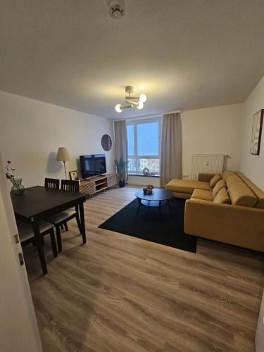 Wahlershausen Apartment | Moderne Wohnung gegenüber Bahnhof