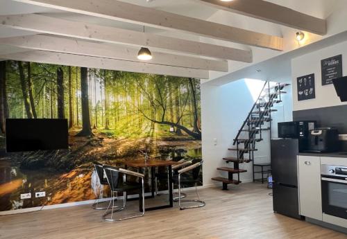 Neckarwestheim Apartment | Modernes Loft auf 2 Etagen, Nähe Tripsdrill & Neckar, Balkon inklusive, ideal für Familien