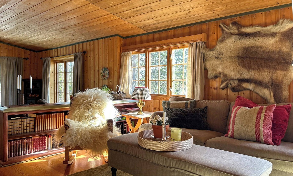 Kroderen House | Modernized cabin at Norefjell with view