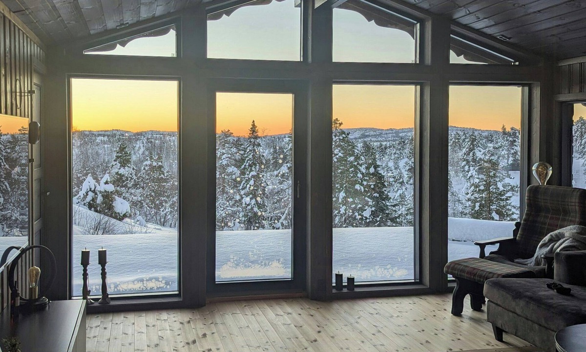 Tørdal House | Modernized mountain cabin near Treungen