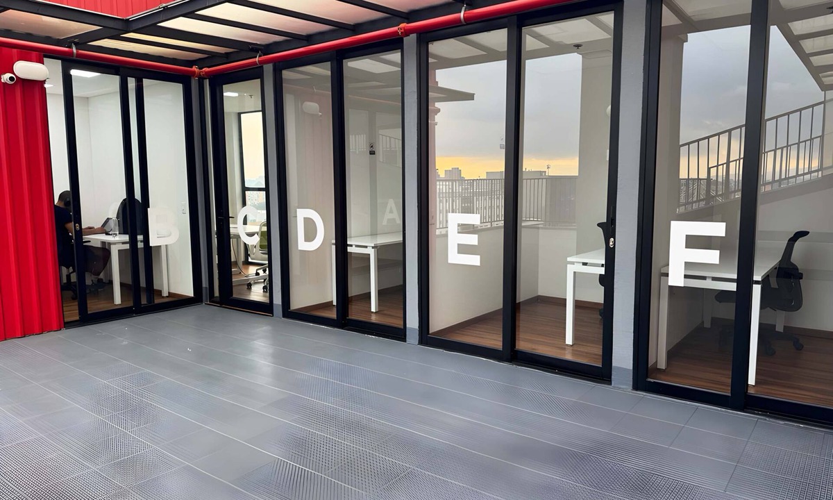 Chico Norte III Apartment | Moderno Loft con terraza cerca del TM de la 100