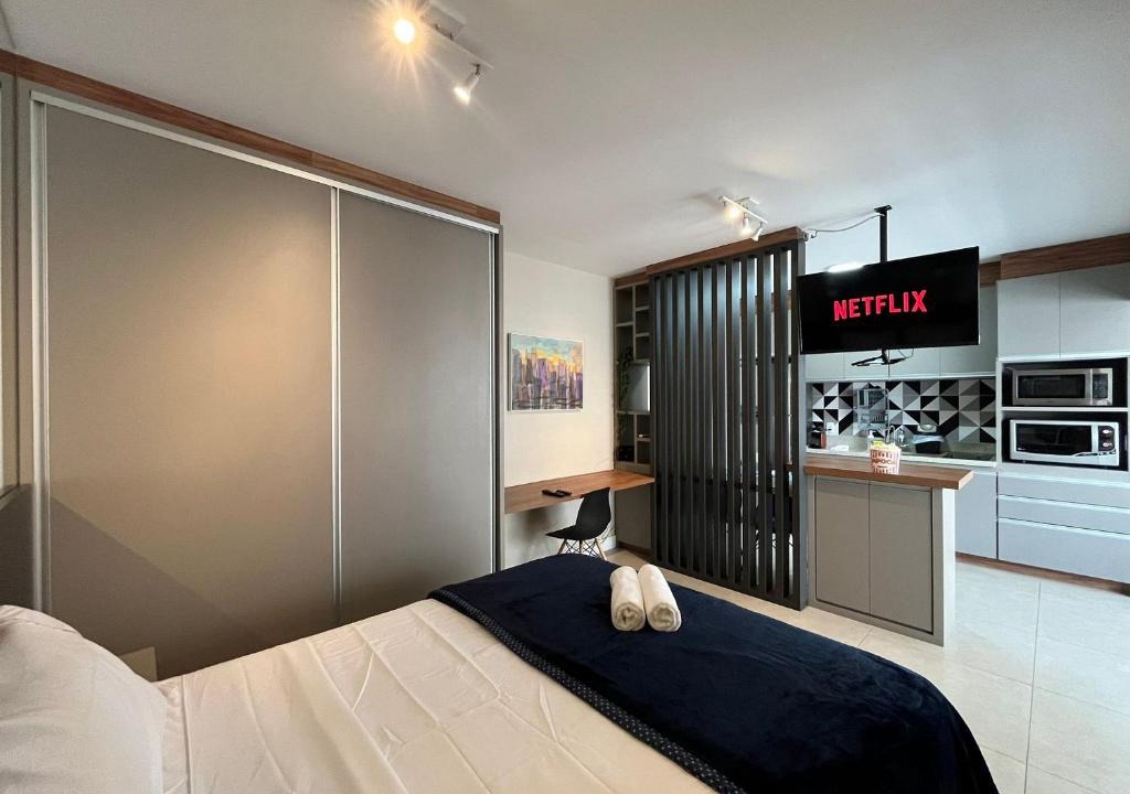 Campo Belo Apartment | Moderno Studio Line Up - Vaga e AC | Delfhy