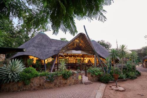 Gaborone Cabin | Mokolodi Backpackers - Relax in Nature near Gaborone with Pool, Fast WiFi, Coworking Space & Garden Chalets - Tranquillity Redefined