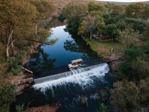 Rust De Winter Cabin | Mologa River Lodge