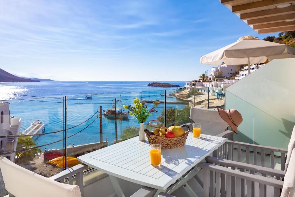 Loutro Apartment | Molos Apartments