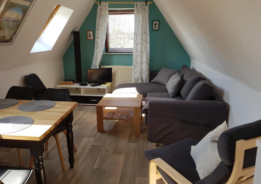 Dierkow Apartment | Mona S.