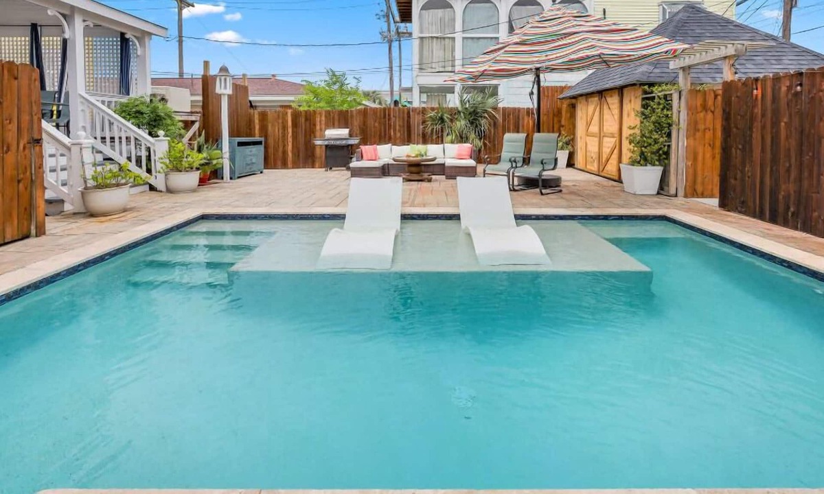San Jacinto House | Monkey Business! Private Pool & Ping Pong Table! The best place to monkey around!