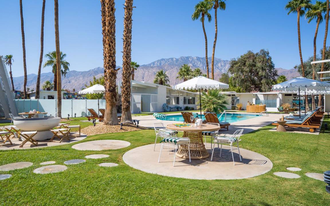 Desert Park Estates House | Monkey Tree Hotel 15